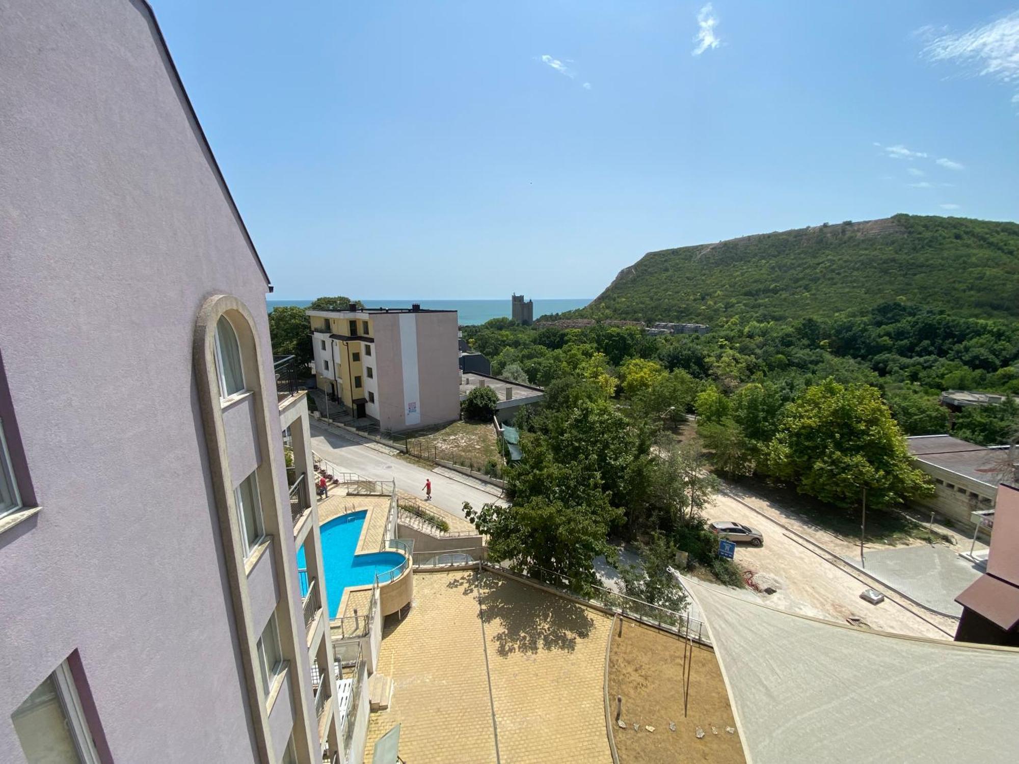 Kavarna Hills Zewnętrze zdjęcie