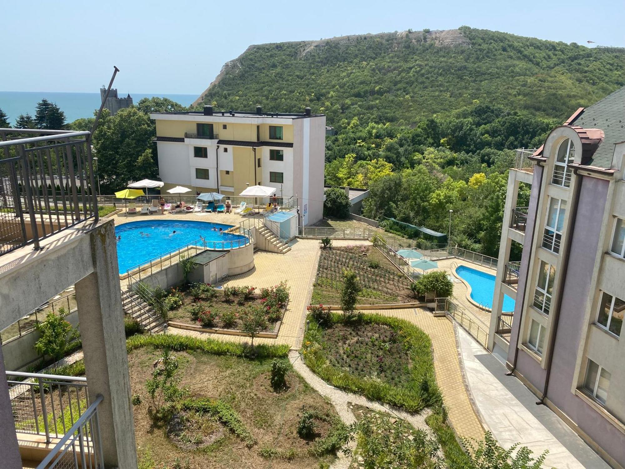 Kavarna Hills Zewnętrze zdjęcie