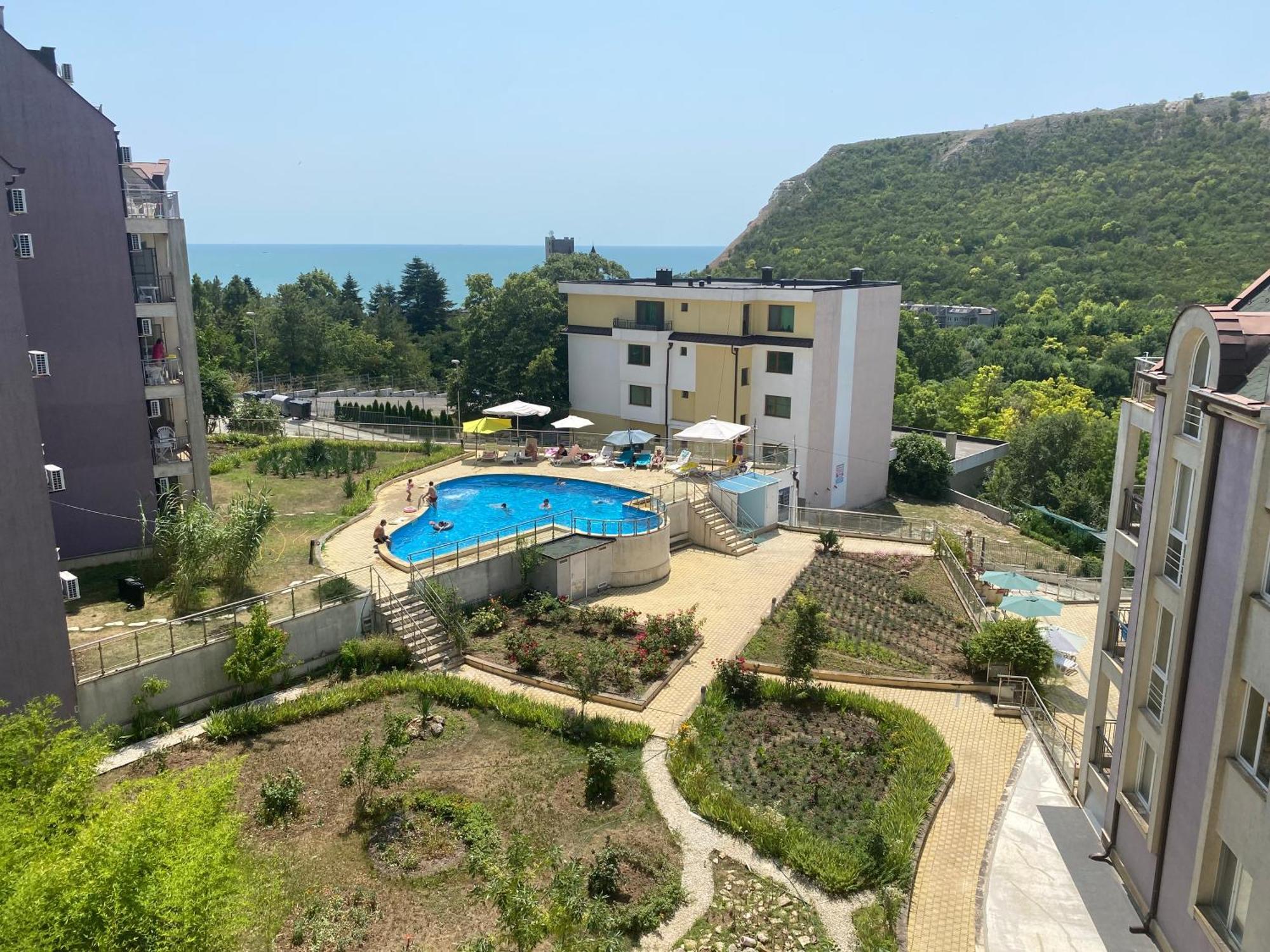 Kavarna Hills Zewnętrze zdjęcie
