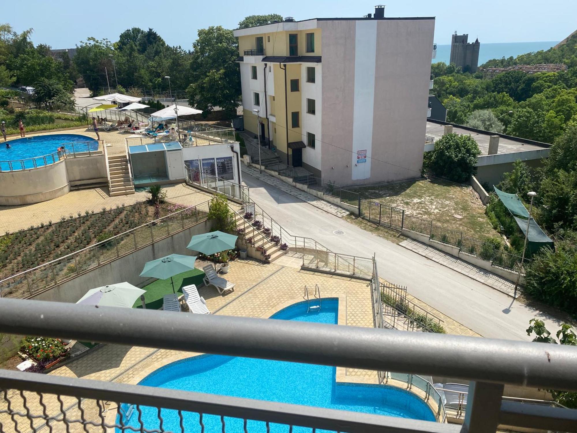 Kavarna Hills Zewnętrze zdjęcie